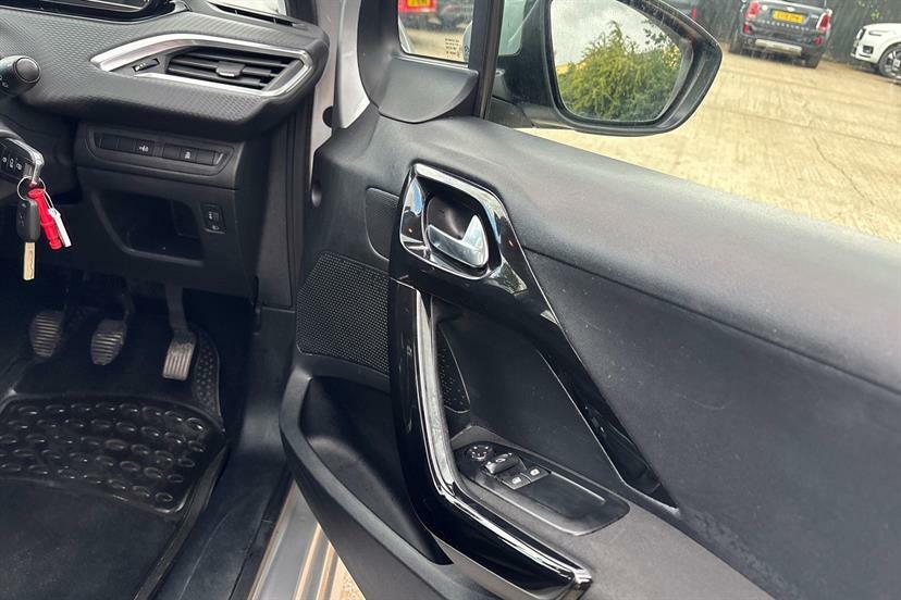 Peugeot 208 Active Grey #11