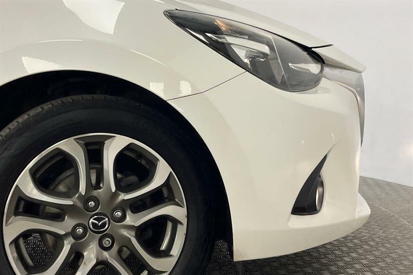 Mazda 2 1.5 Se-l 74 Bhp White #27
