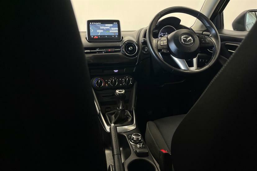 Mazda 2 1.5 Se-l 74 Bhp White #24