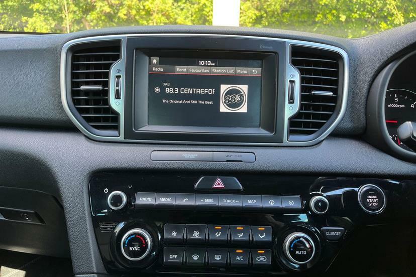 Kia Sportage 3 White #39