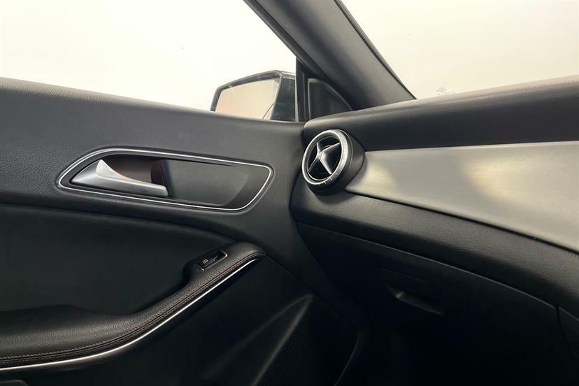 Mercedes-Benz CLA Class Diesel White #19