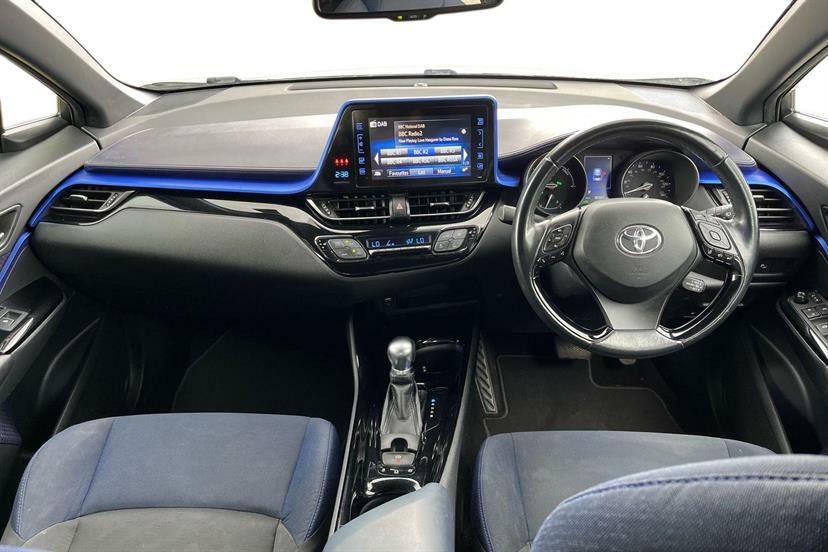 Toyota C-Hr 1.8 Hybrid Dynamic Cvt White #6