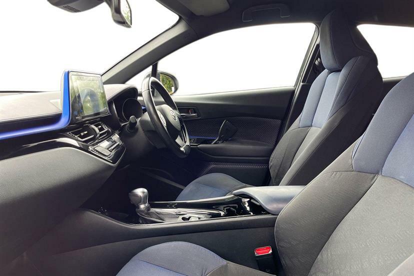 Toyota C-Hr 1.8 Hybrid Dynamic Cvt White #2