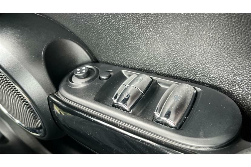 Mini Convertible 2016 66 1.5 Black #20