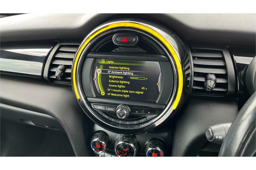 Mini Convertible 2016 66 1.5 Black #32