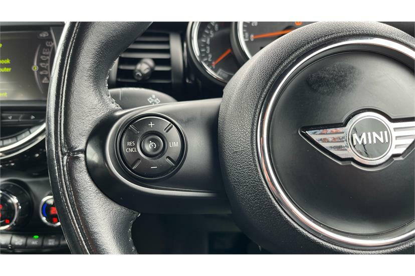 Mini Convertible 2016 66 1.5 Black #14