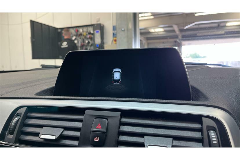 BMW 1 Series Hatchback White #19