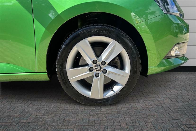 Skoda Fabia 1.0 Tsi 110 Se L Dsg Green #4