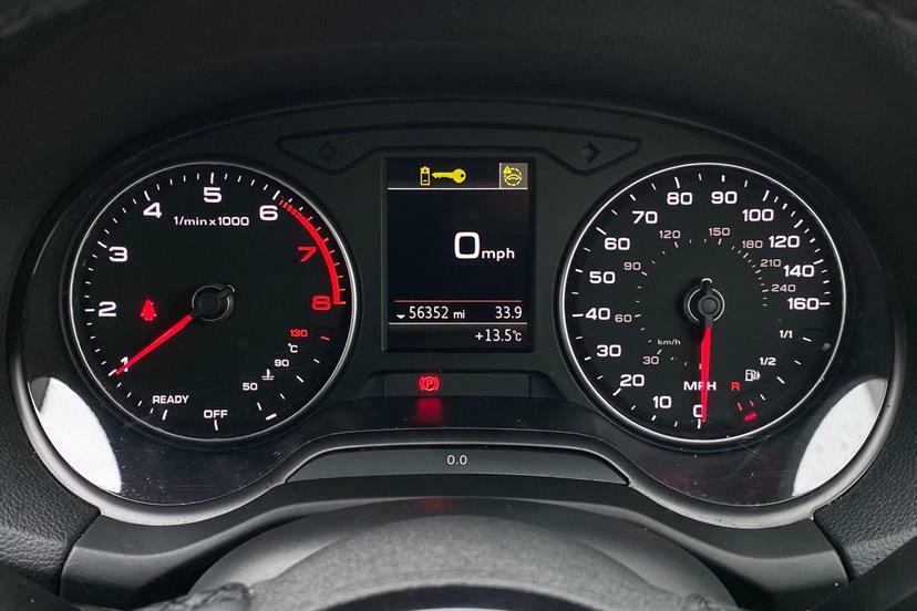 Audi Q2 30 Tfsi Technik Grey #6