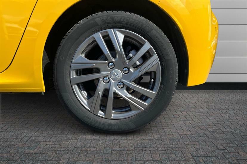 Peugeot 208 1.2 Puretech 100 Active Premium Eat8 Yellow #5