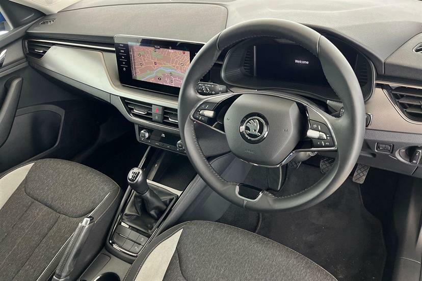 Skoda Kamiq Se White #6