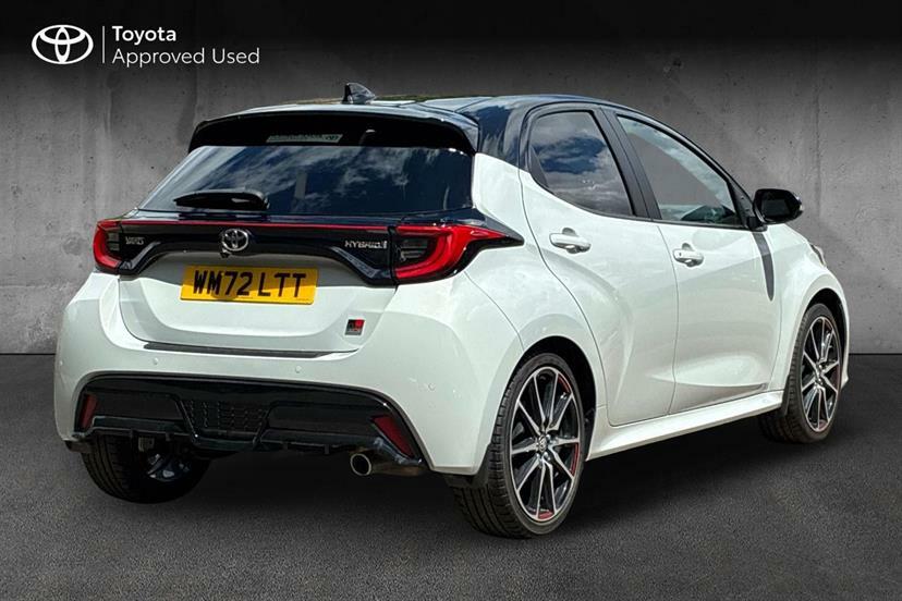 Toyota Yaris 1.5 Hybrid Gr Sport Cvt Grey #2