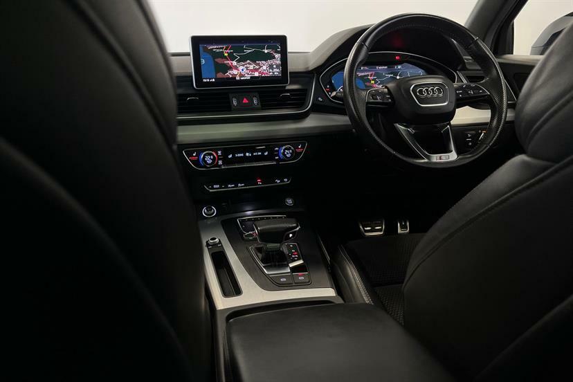 Audi Q5 S Line Black #28