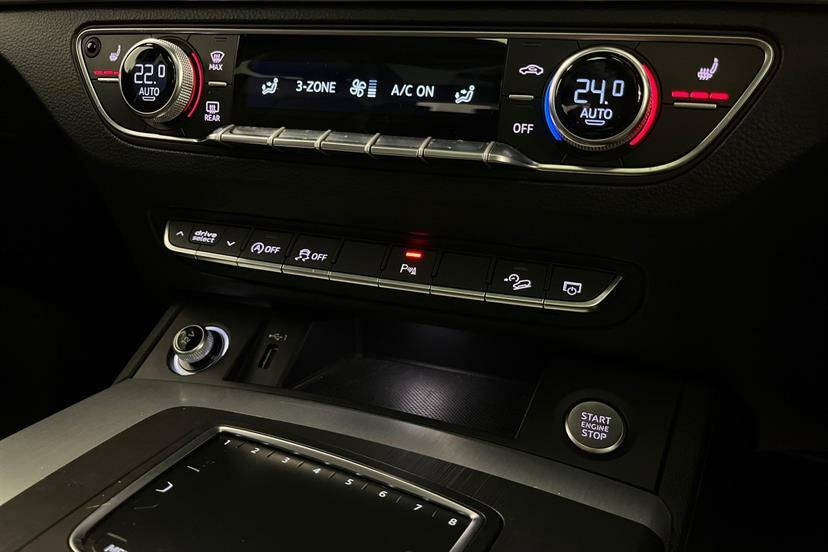 Audi Q5 S Line Black #16