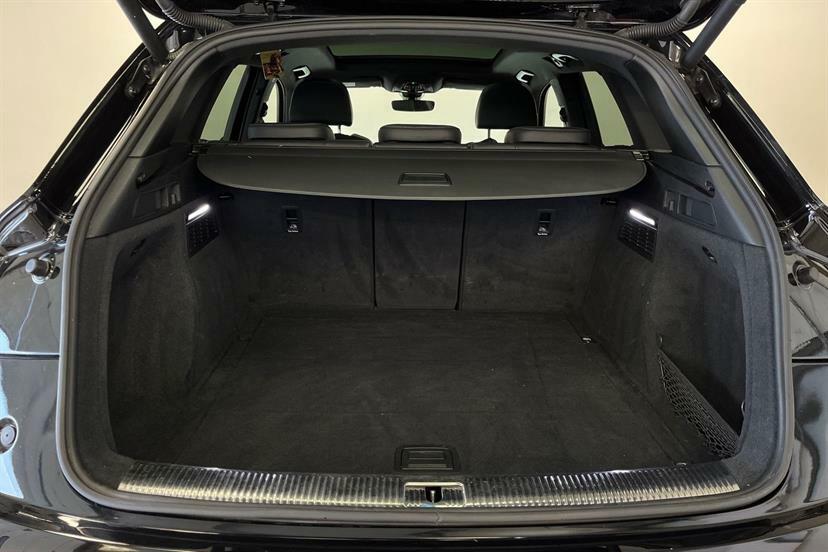 Audi Q5 S Line Black #11