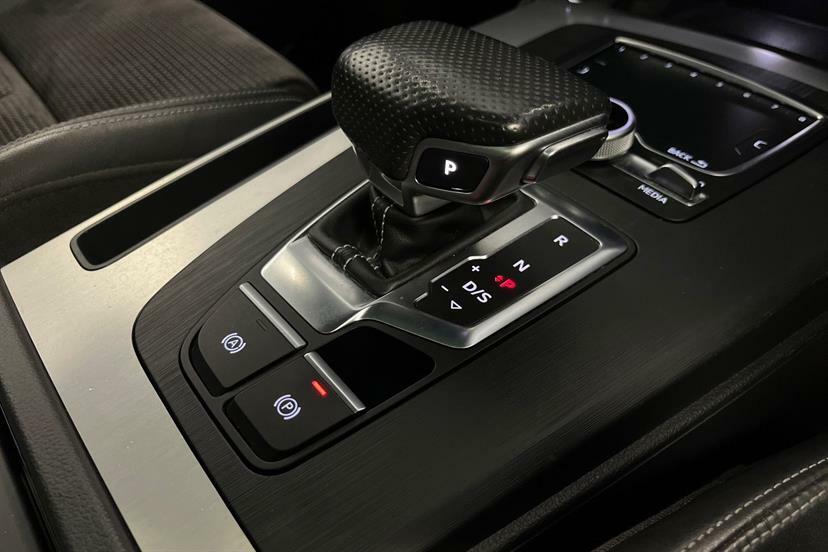 Audi Q5 S Line Black #14
