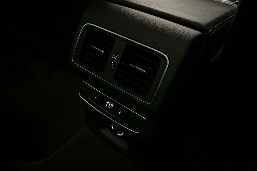 Audi Q5 S Line Black #30