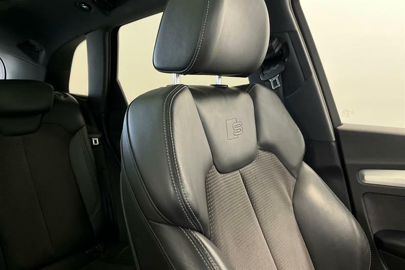 Audi Q5 S Line Black #13