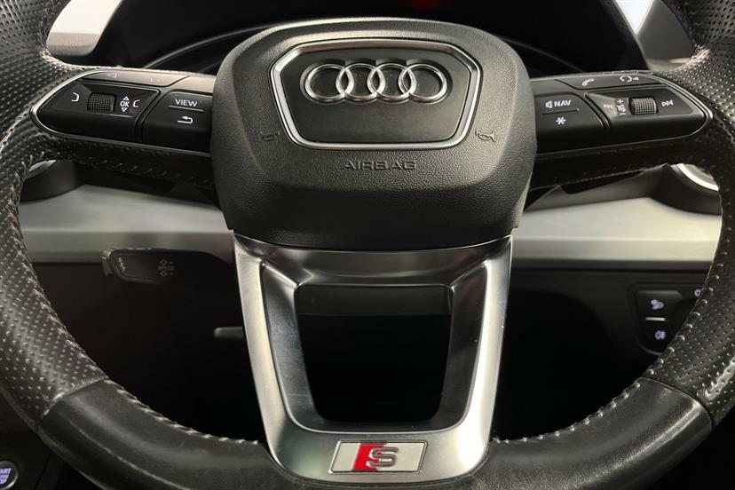 Audi Q5 S Line Black #22