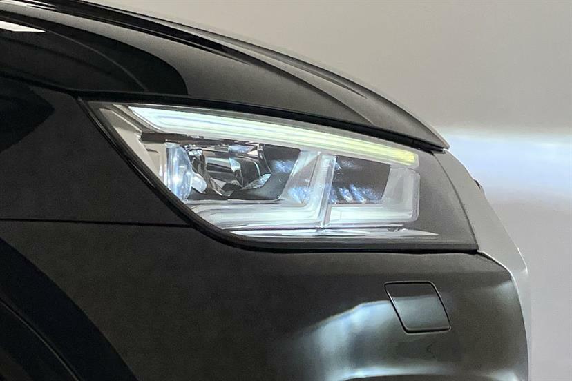 Audi Q5 S Line Black #34