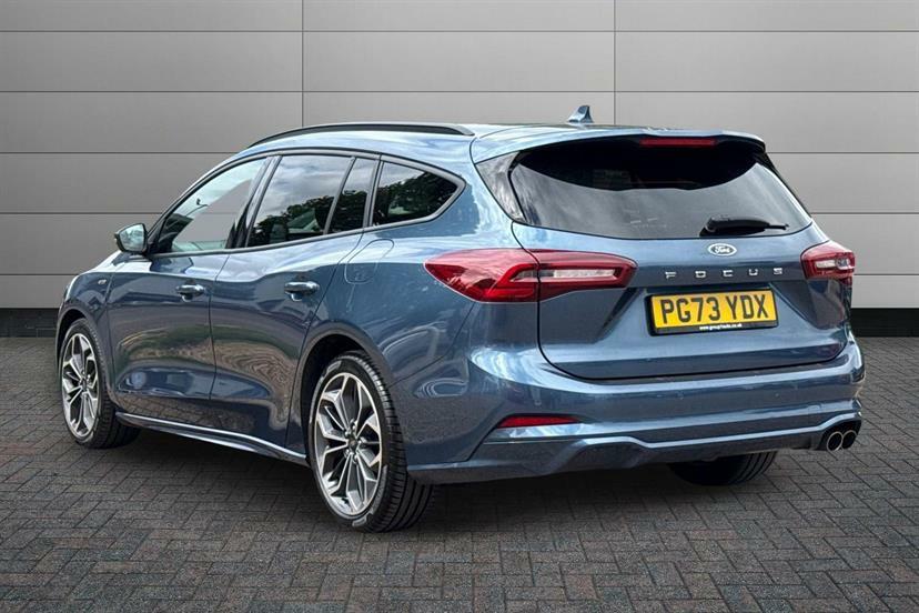 Ford Focus 1.0 Ecoboost Titanium 2023 Red #3