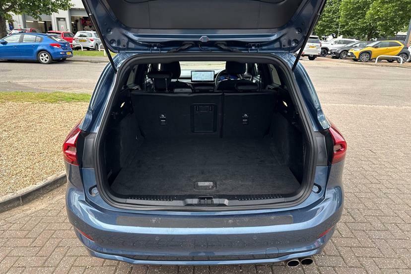 Ford Focus 1.0 Ecoboost Titanium 2023 Red #9