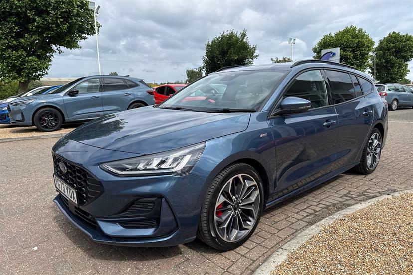 Ford Focus 1.0 Ecoboost Titanium 2023 Red #33