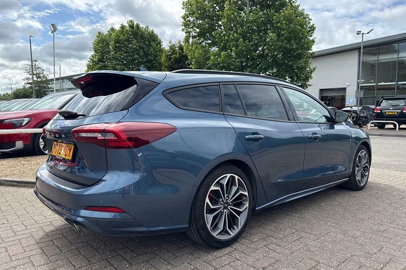 Ford Focus 1.0 Ecoboost Titanium 2023 Red #35