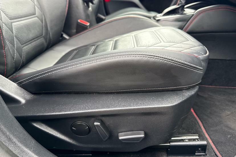 Ford Focus 1.0 Ecoboost Titanium 2023 Red #31