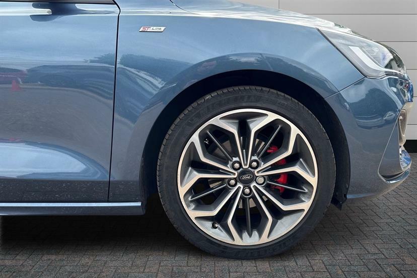 Ford Focus 1.0 Ecoboost Titanium 2023 Red #5
