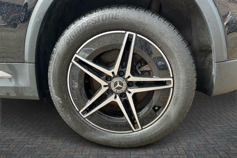 Mercedes-Benz EQA 300 4Matic 168Kw Amg Line 66.5Kwh Black #4