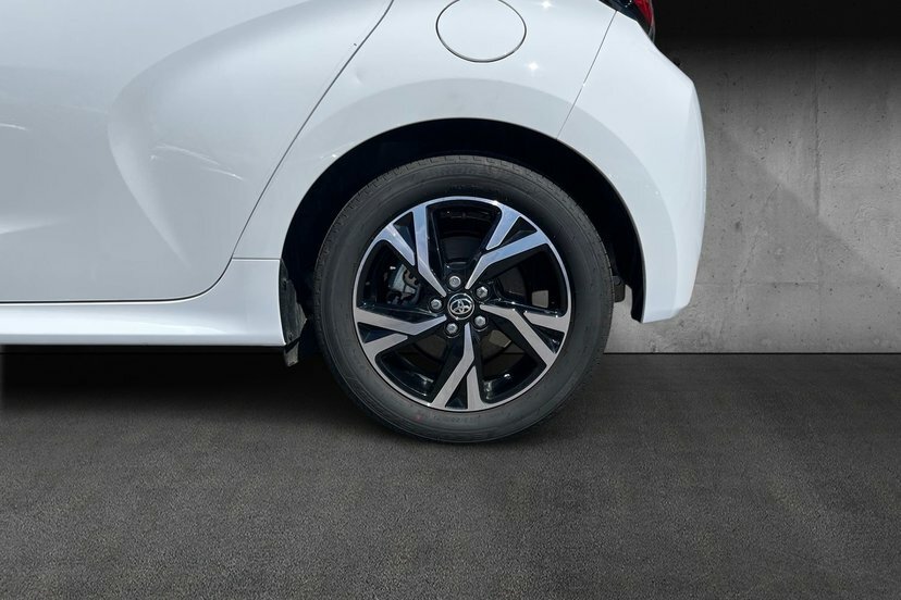 Toyota Yaris 1.5 Vvt-h Design Hatchback Hybrid E-cvt DF75RJY White #5