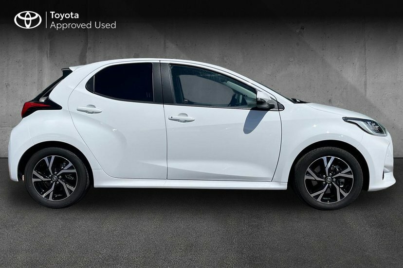 Toyota Yaris 1.5 Vvt-h Design Hatchback Hybrid E-cvt DF75RJY White #4