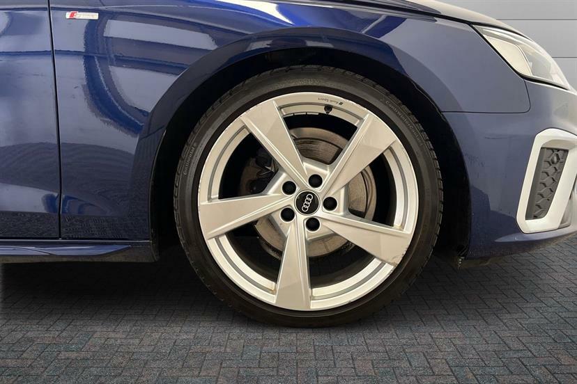 Audi A4 35 Tfsi S Line S Tronic Black #4