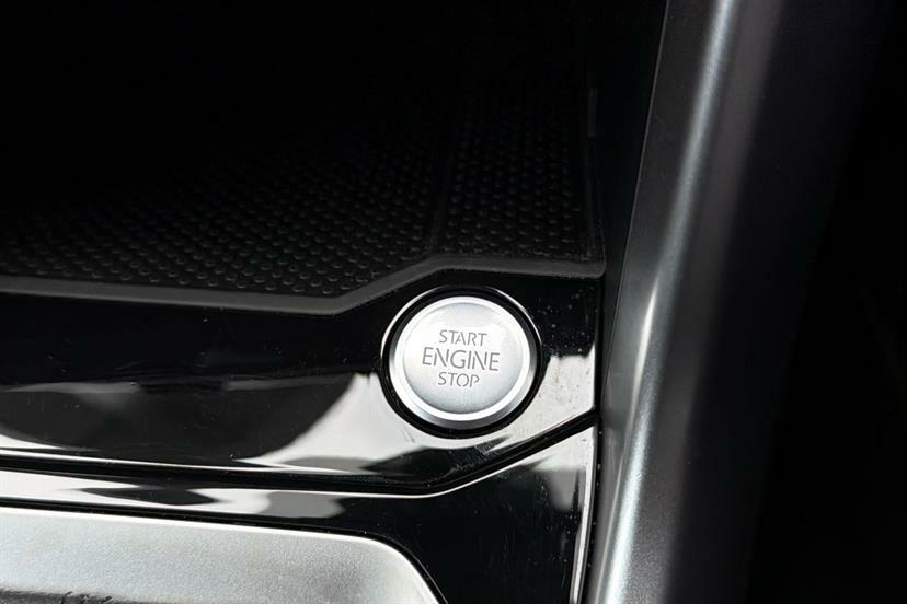 Volkswagen T-Roc Style Black #21