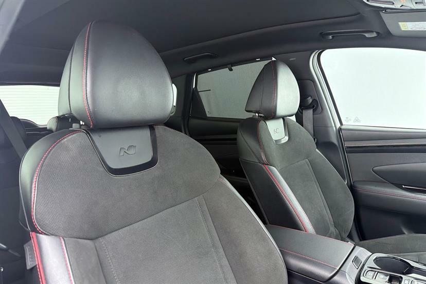 Hyundai Tucson Se Connect Red #13