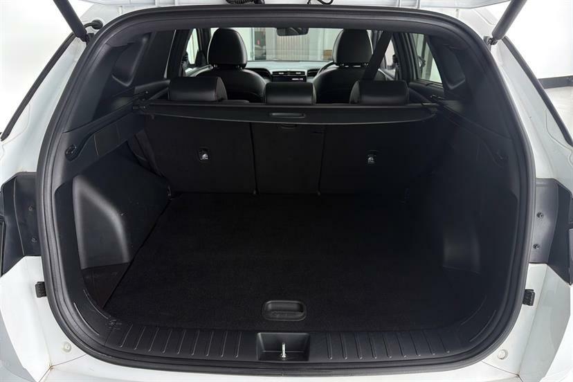 Hyundai Tucson Se Connect Red #9