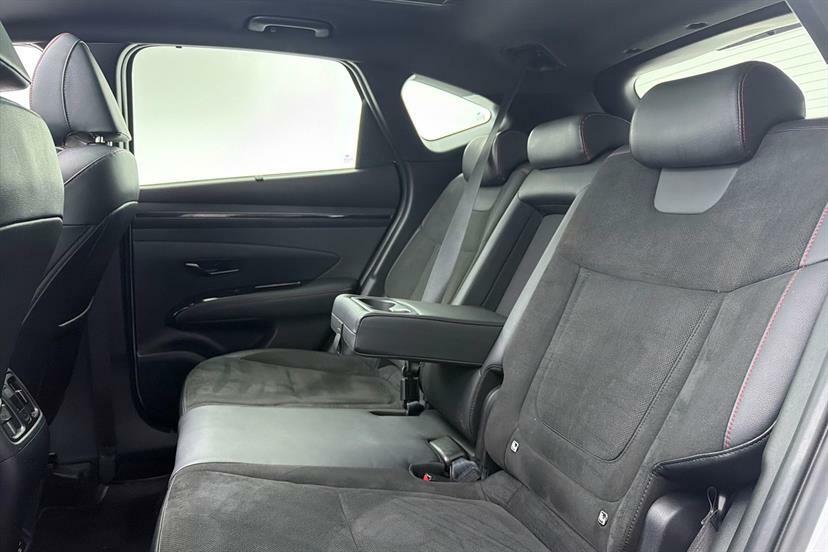Hyundai Tucson Se Connect Red #21