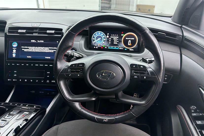 Hyundai Tucson Se Connect Red #14