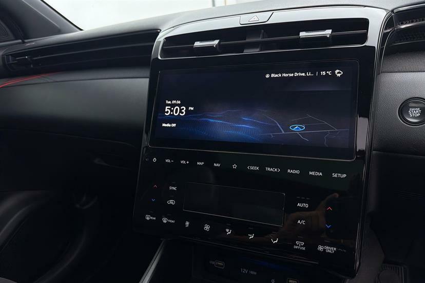 Hyundai Tucson Se Connect Red #30