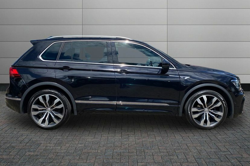 Volkswagen Tiguan 2.0 Tdi R-line Tech Suv Dsg 150 Ps MA70MGE Black #4