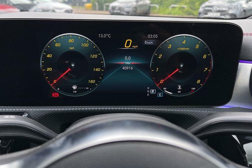 Mercedes-Benz CLA Class 200 Amg Line Premium Tip White #4