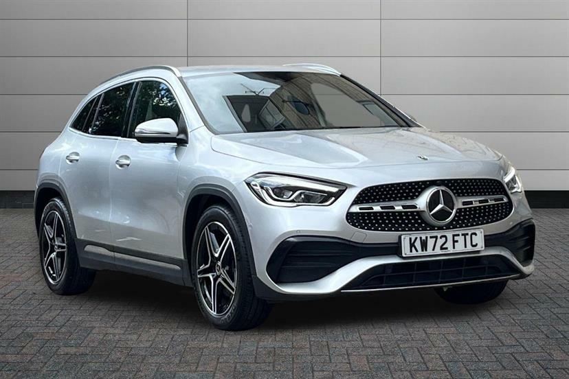 Mercedes-Benz GLA Class 200 Amg Line Premium Silver