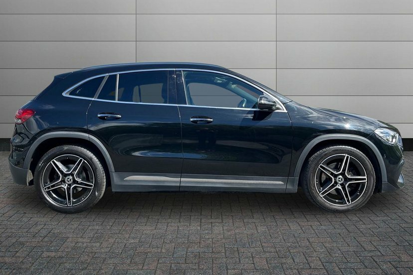 Mercedes-Benz GLA Class Gla200 Amg Line Premium KW72JRX Black #3