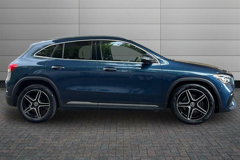 Mercedes-Benz GLA Class 200 Amg Line Premium Blue #3
