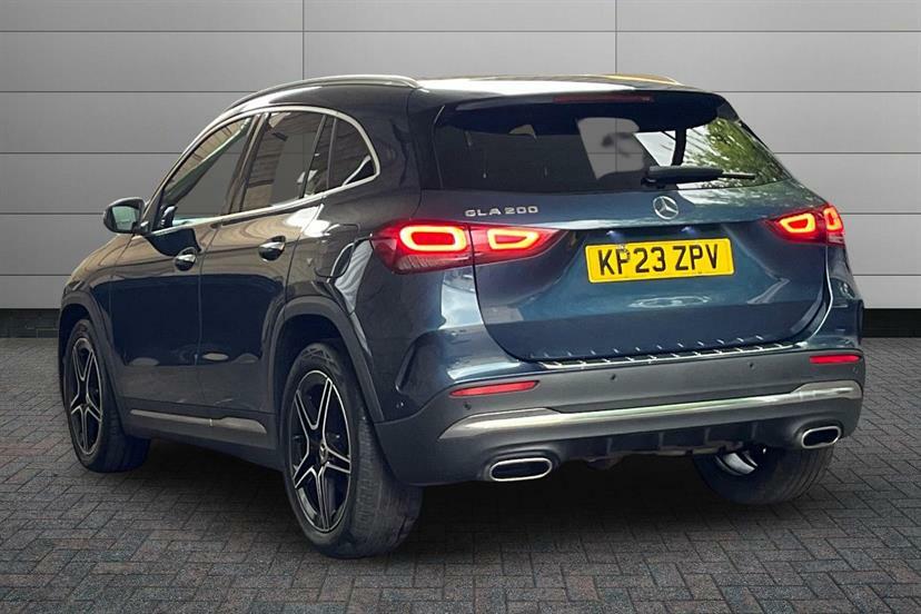 Mercedes-Benz GLA Class 200 Amg Line Premium Blue #2