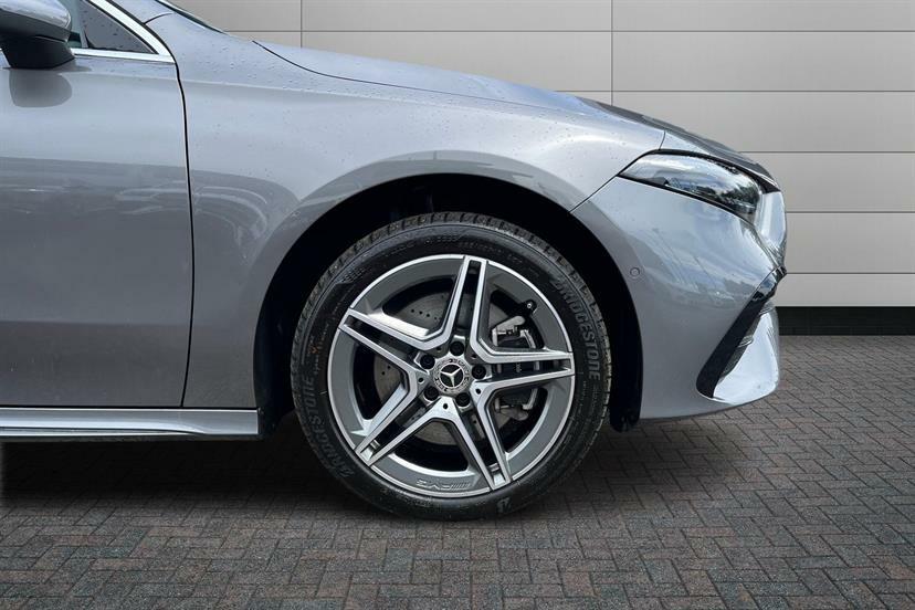 Mercedes-Benz A Class A200 Amg Line Executive Black #4