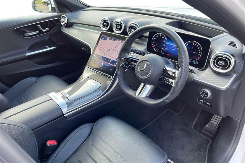 Mercedes-Benz C Class C300e Amg Line Premium Plus 9G-tronic White #4