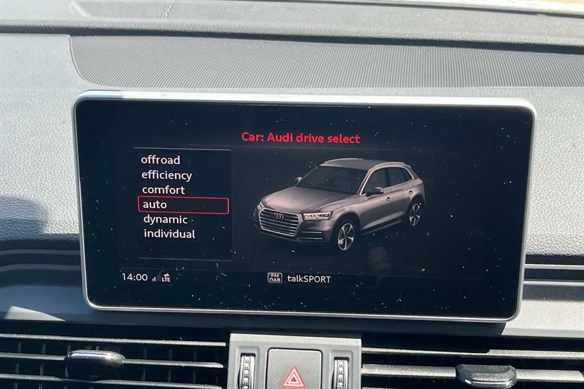 Audi Q5 Black Edition White #17