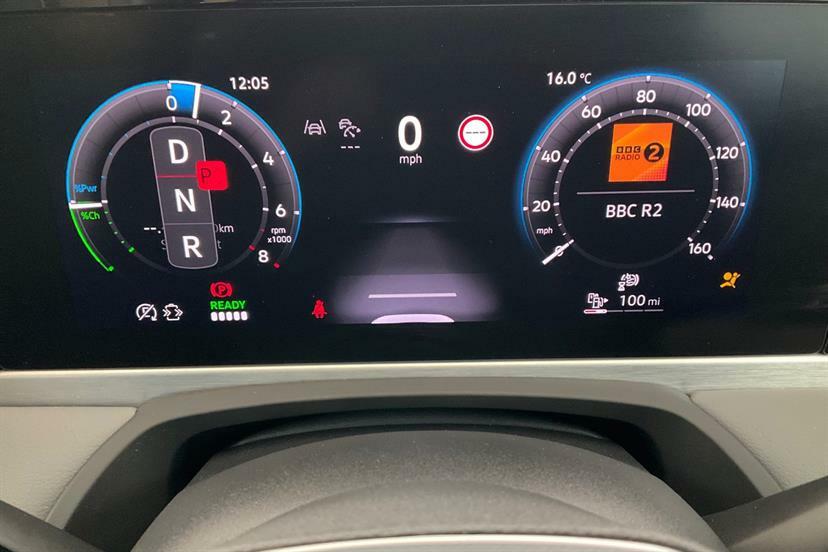 Volkswagen Passat R-line Black #18